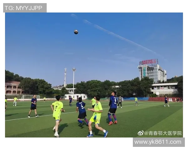 小飞哥足球明星的成长之路与梦想追逐的精彩故事