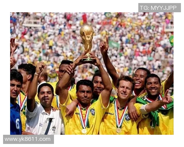 足球场上的璀璨明星：他们的传奇故事与辉煌成就一览