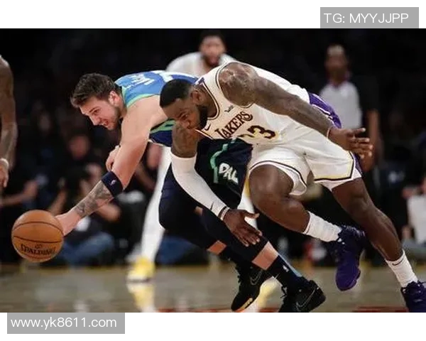 湖人对决热火精彩瞬间回顾与赛场趣事分享