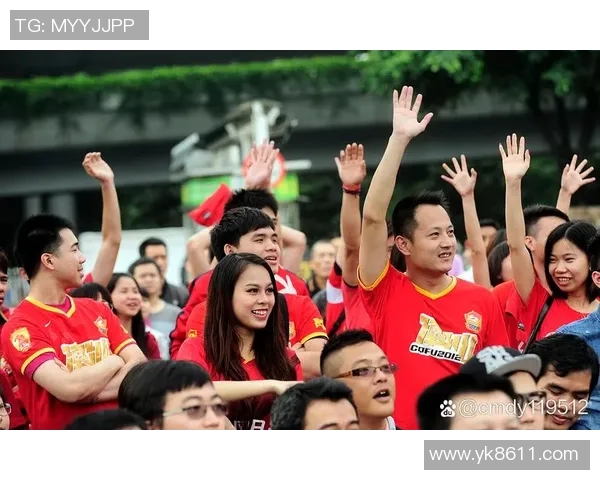 世界足球明星与中国球迷的深厚情缘与互动故事